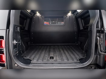 Used Land Rover Defender 2023 for sale - 77893924: Photo