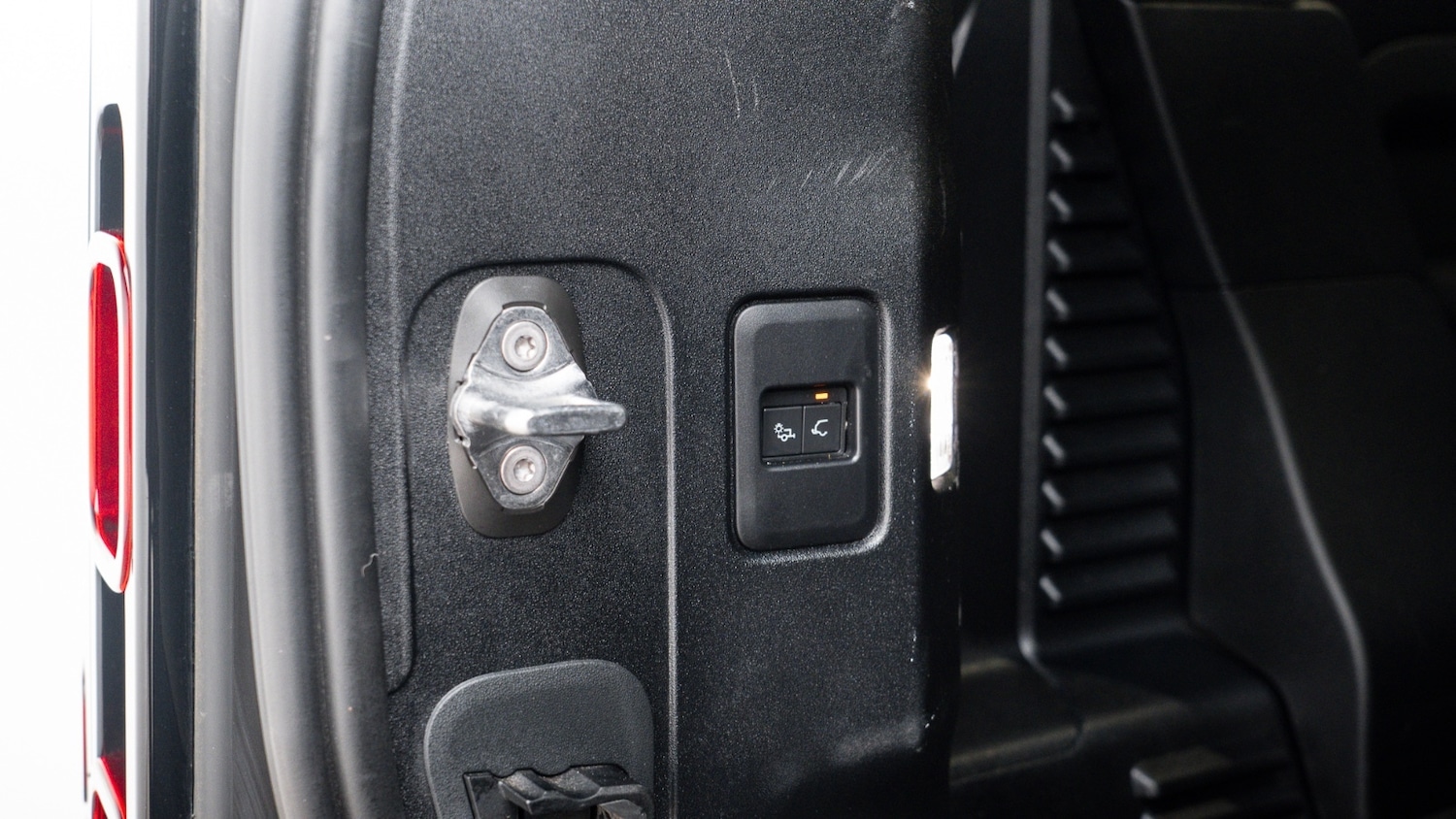 Used Land Rover Defender 2023 for sale - 77893924: Photo 9