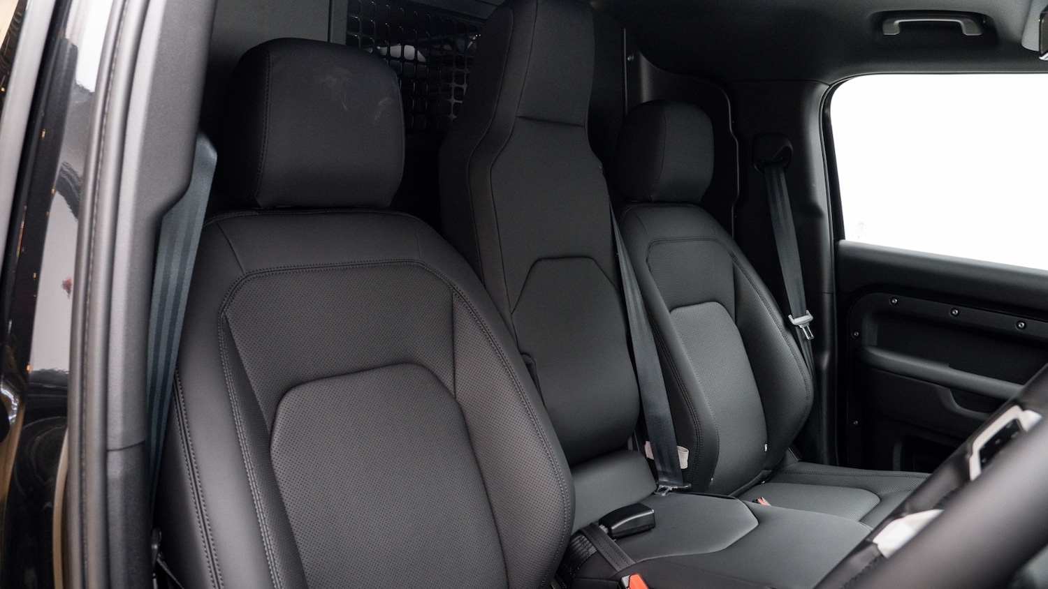 Used Land Rover Defender 2026 for sale - 78165842: Photo 3