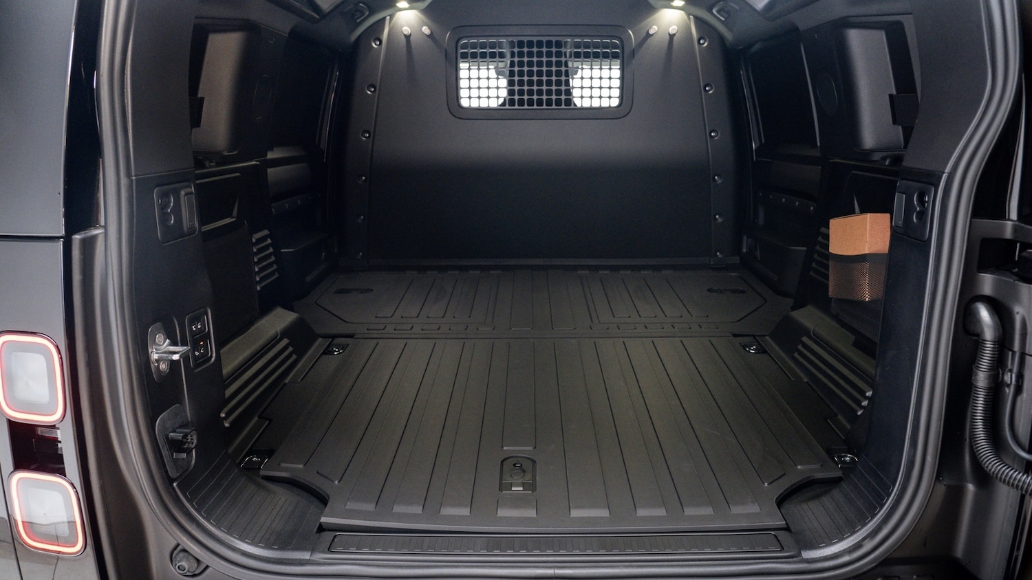 Used Land Rover Defender 2026 for sale - 78165842: Photo 4