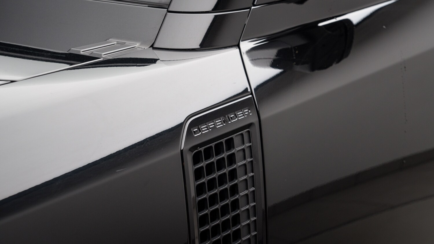 Used Land Rover Defender 2024 for sale - 77492721: Photo 32