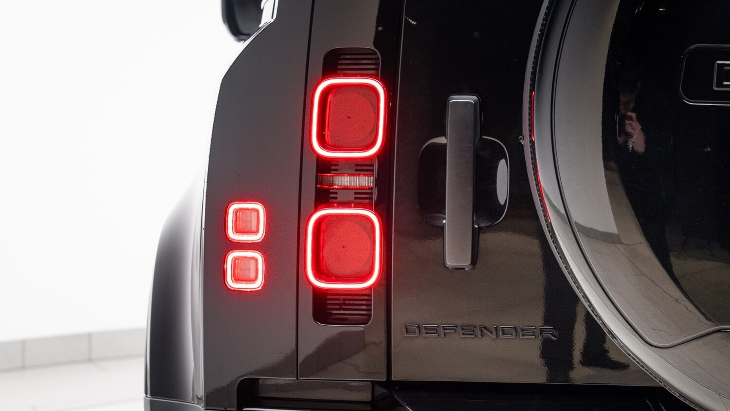 Used Land Rover Defender 2024 for sale - 77492721: Photo 36