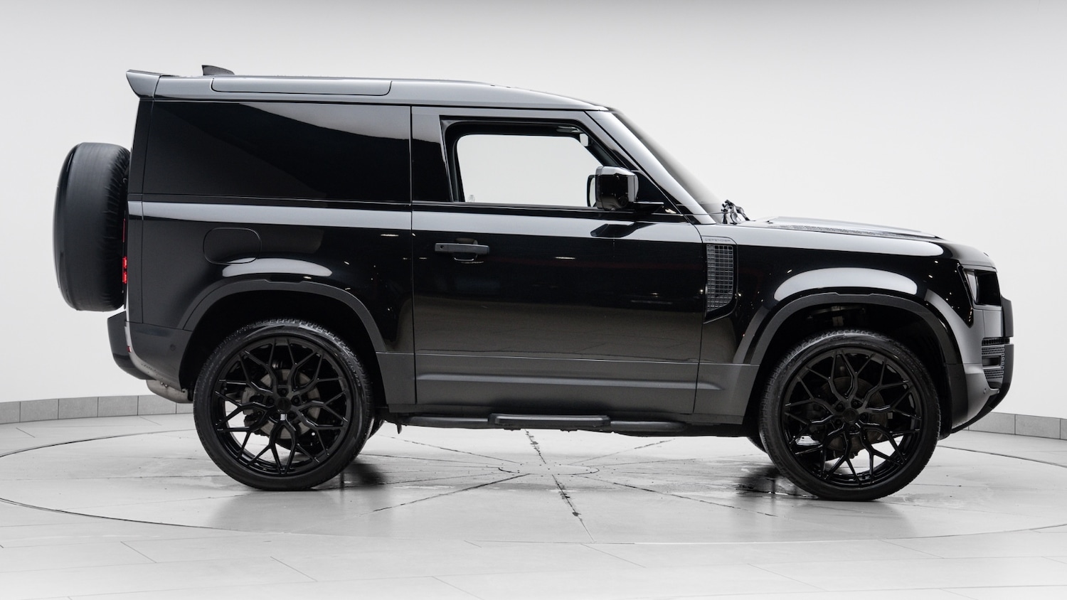 Used Land Rover Defender 2024 for sale - 77492721: Photo 6