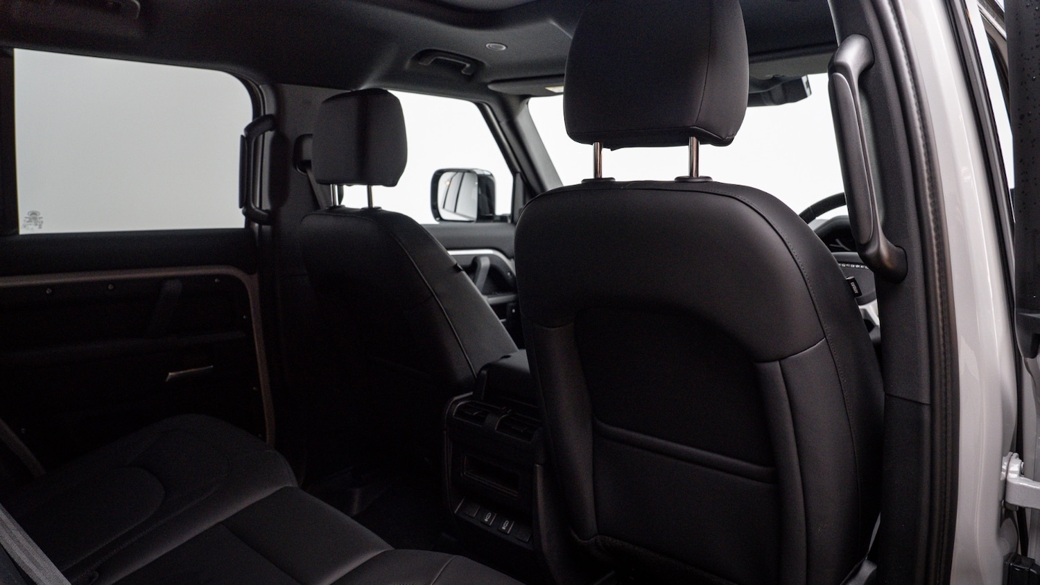 Used Land Rover Defender 2025 for sale - 77137666: Photo 10