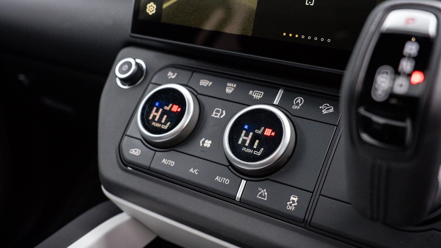 Used Land Rover Defender 2025 for sale - 77137666: Photo 24