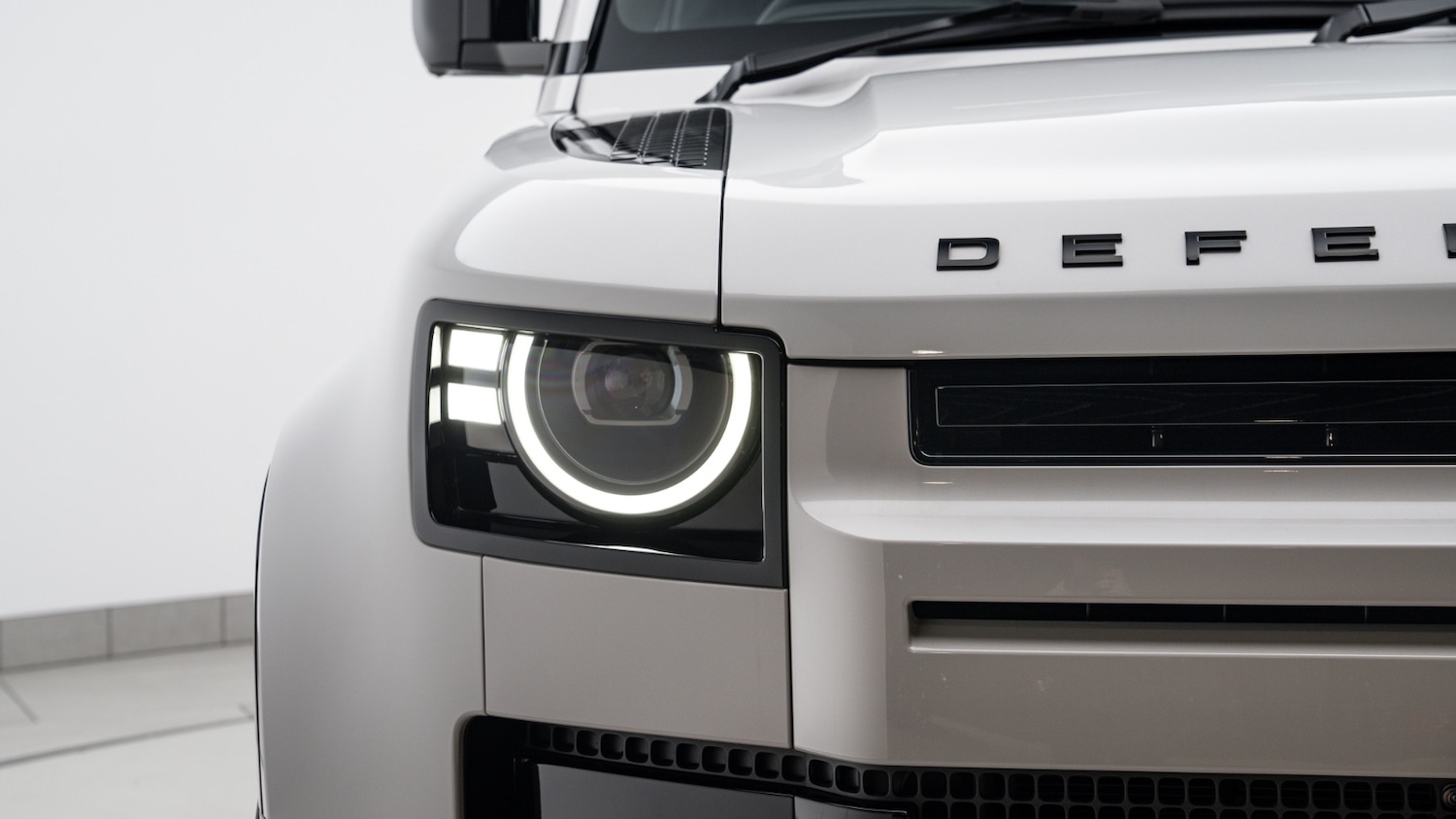 Used Land Rover Defender 2025 for sale - 77137666: Photo 36