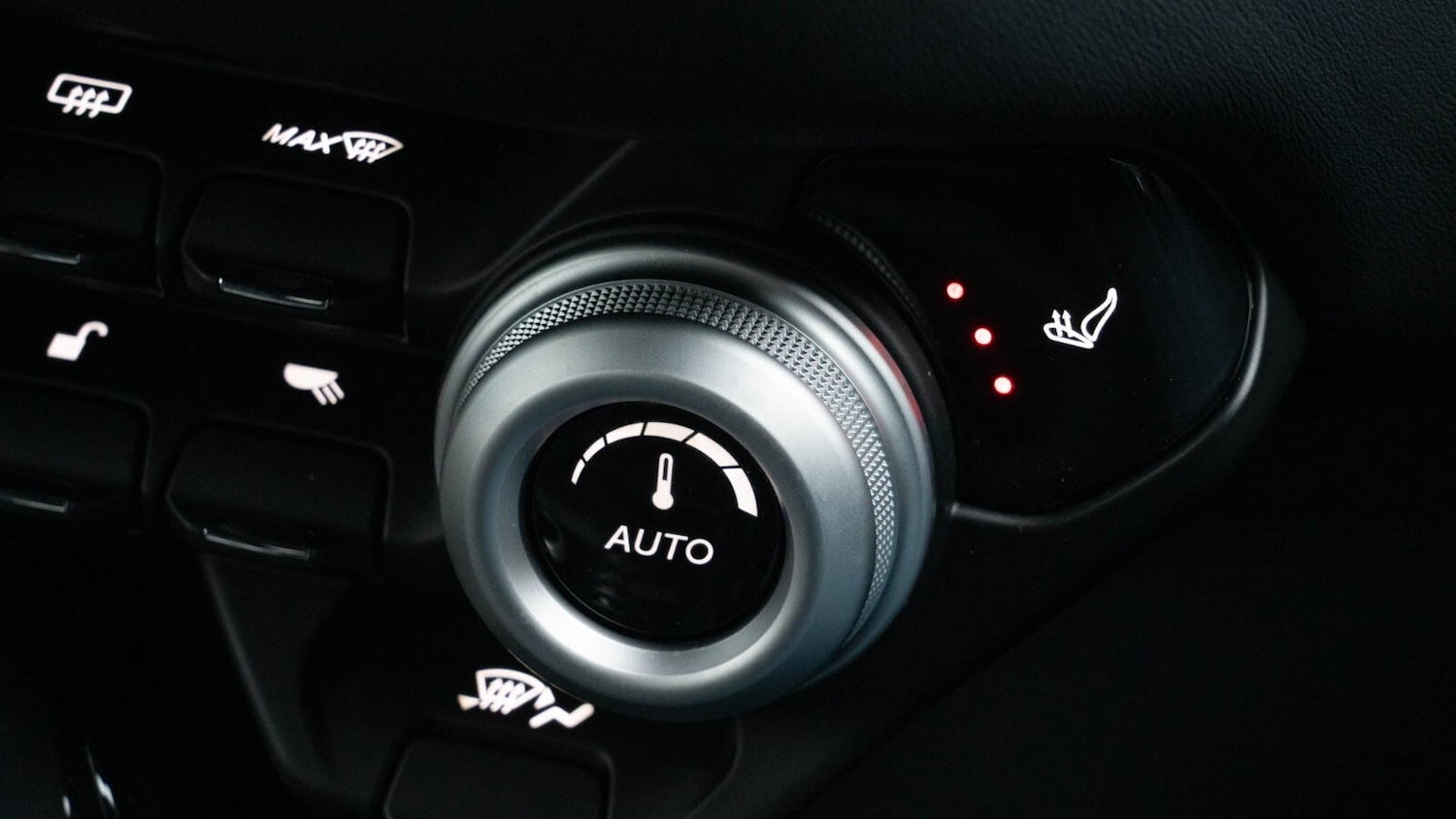 Used Aston Martin Vantage 2022 for sale - 77778329: Photo 16