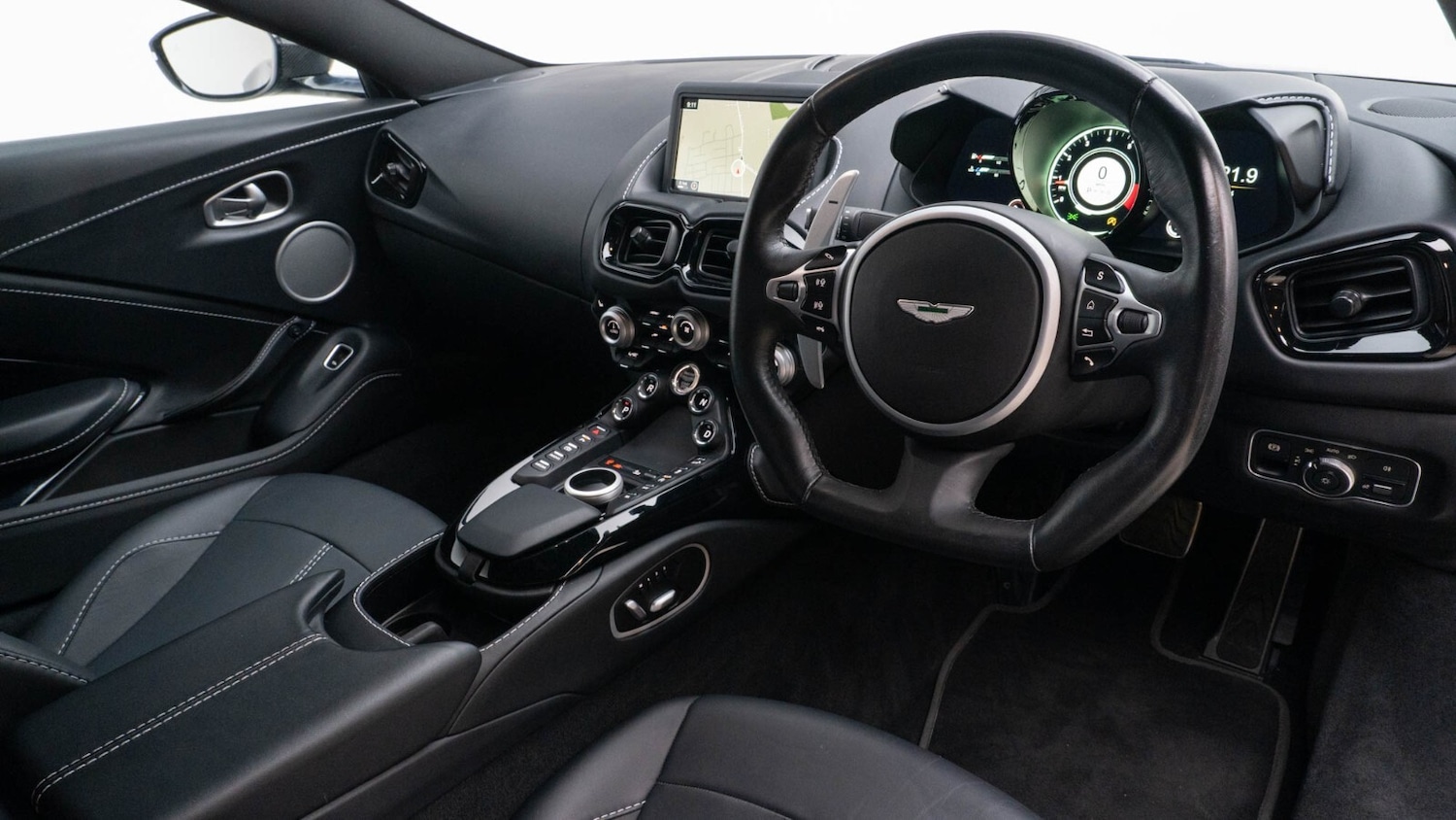 Used Aston Martin Vantage 2022 for sale - 77778329: Photo 2