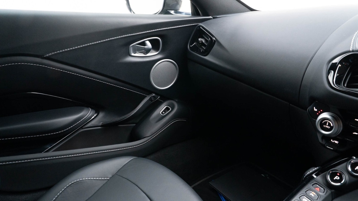 Used Aston Martin Vantage 2022 for sale - 77778329: Photo 21