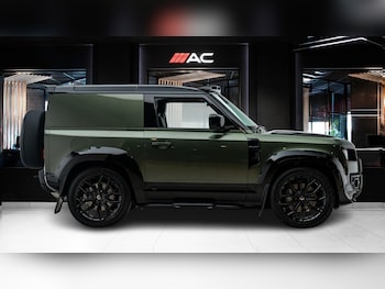 Used Land Rover Defender 2025 for sale - 79341234: Photo