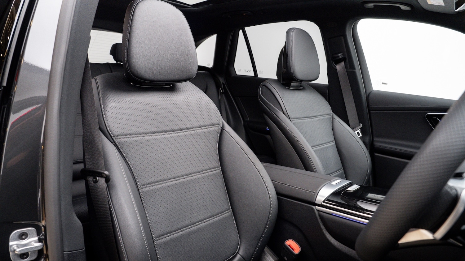 Used Mercedes-Benz GLC 2025 for sale - 76817758: Photo 3