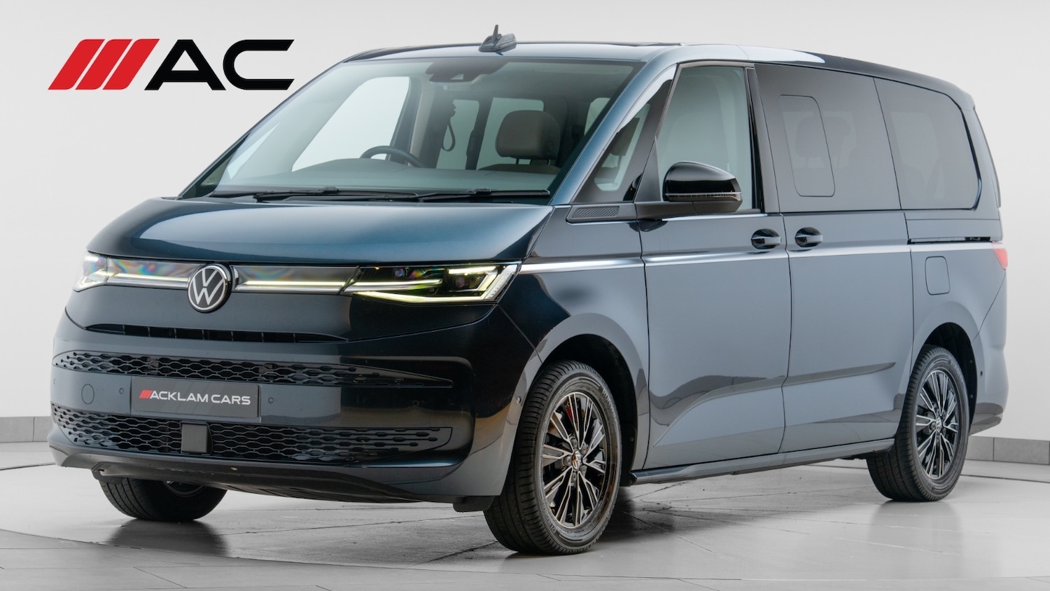 Used Volkswagen Multivan 2022 for sale - 76428059: Photo 1