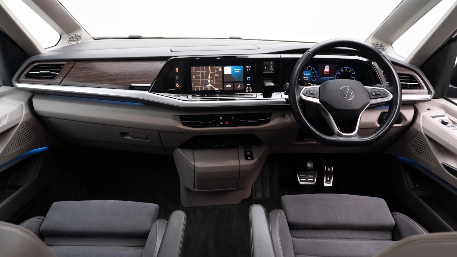 Used Volkswagen Multivan 2022 for sale - 76428059: Photo 2