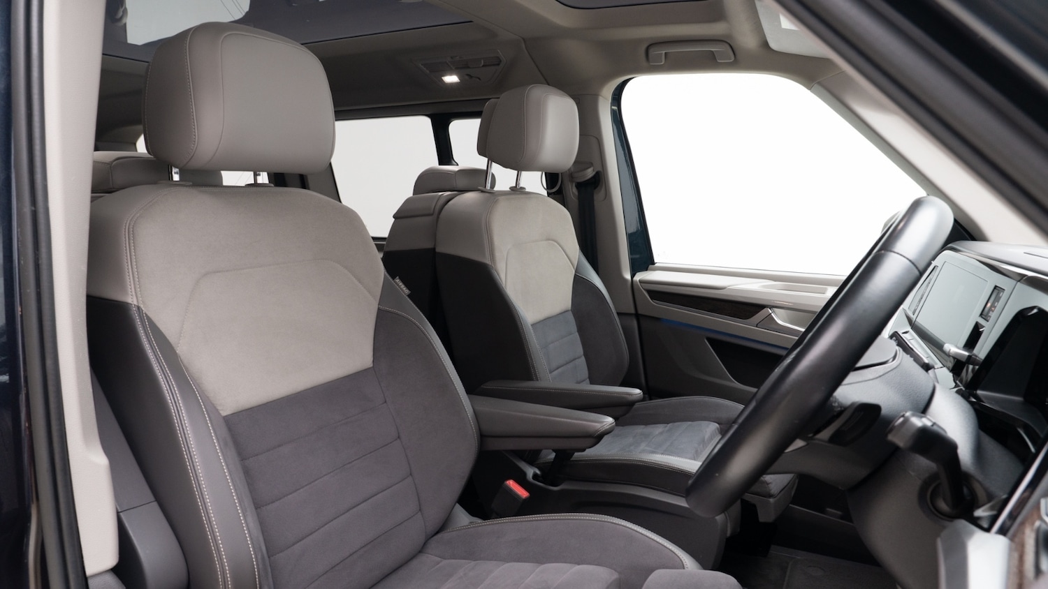 Used Volkswagen Multivan 2022 for sale - 76428059: Photo 3