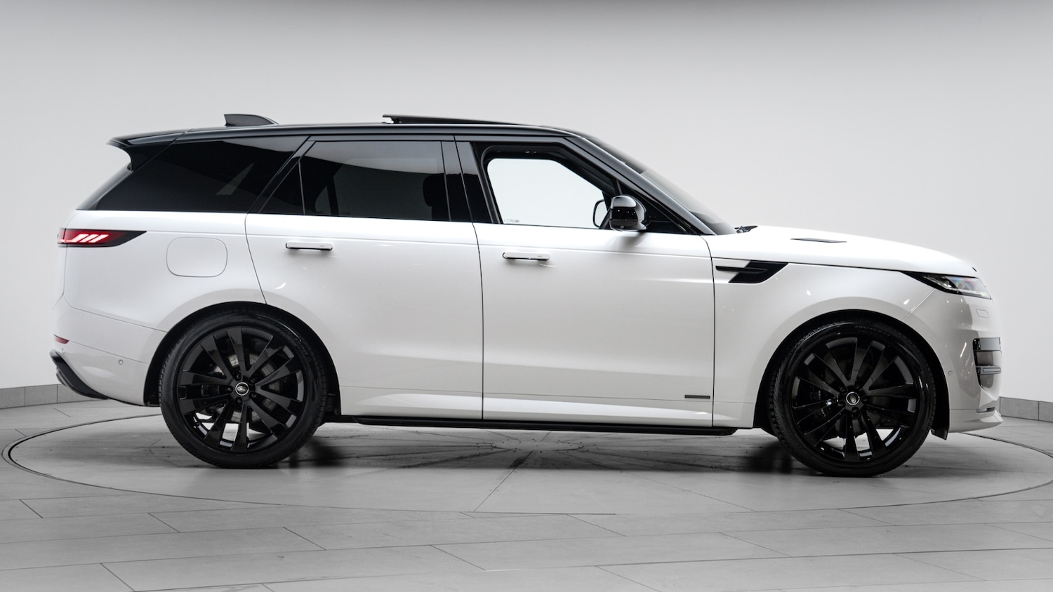 Used Land Rover Range Rover Sport 2024 for sale - 78108513: Photo 5