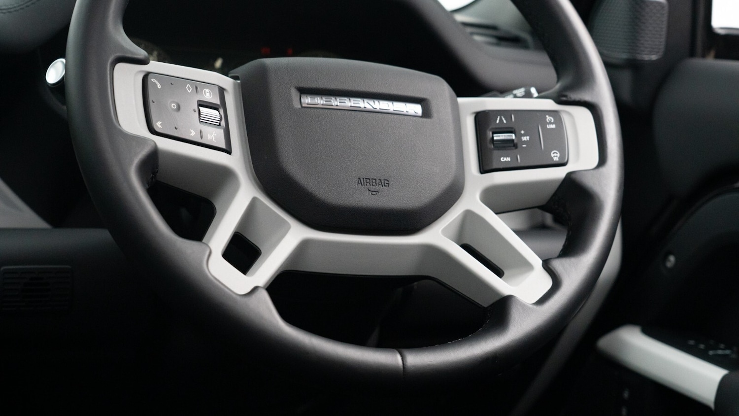 Used Land Rover Defender 2024 for sale - 76479726: Photo 18