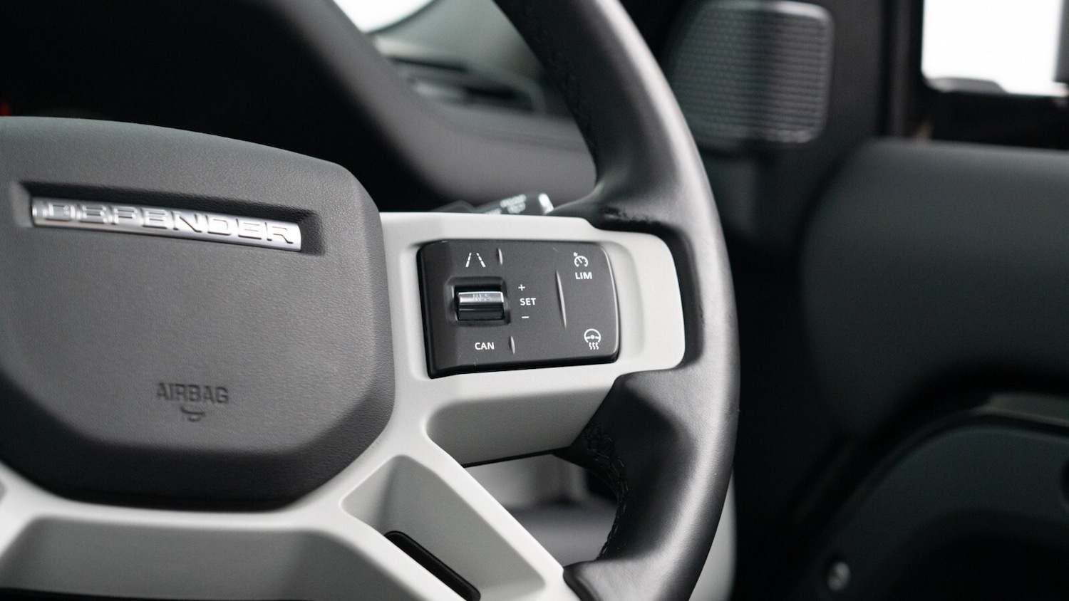 Used Land Rover Defender 2024 for sale - 76479726: Photo 20