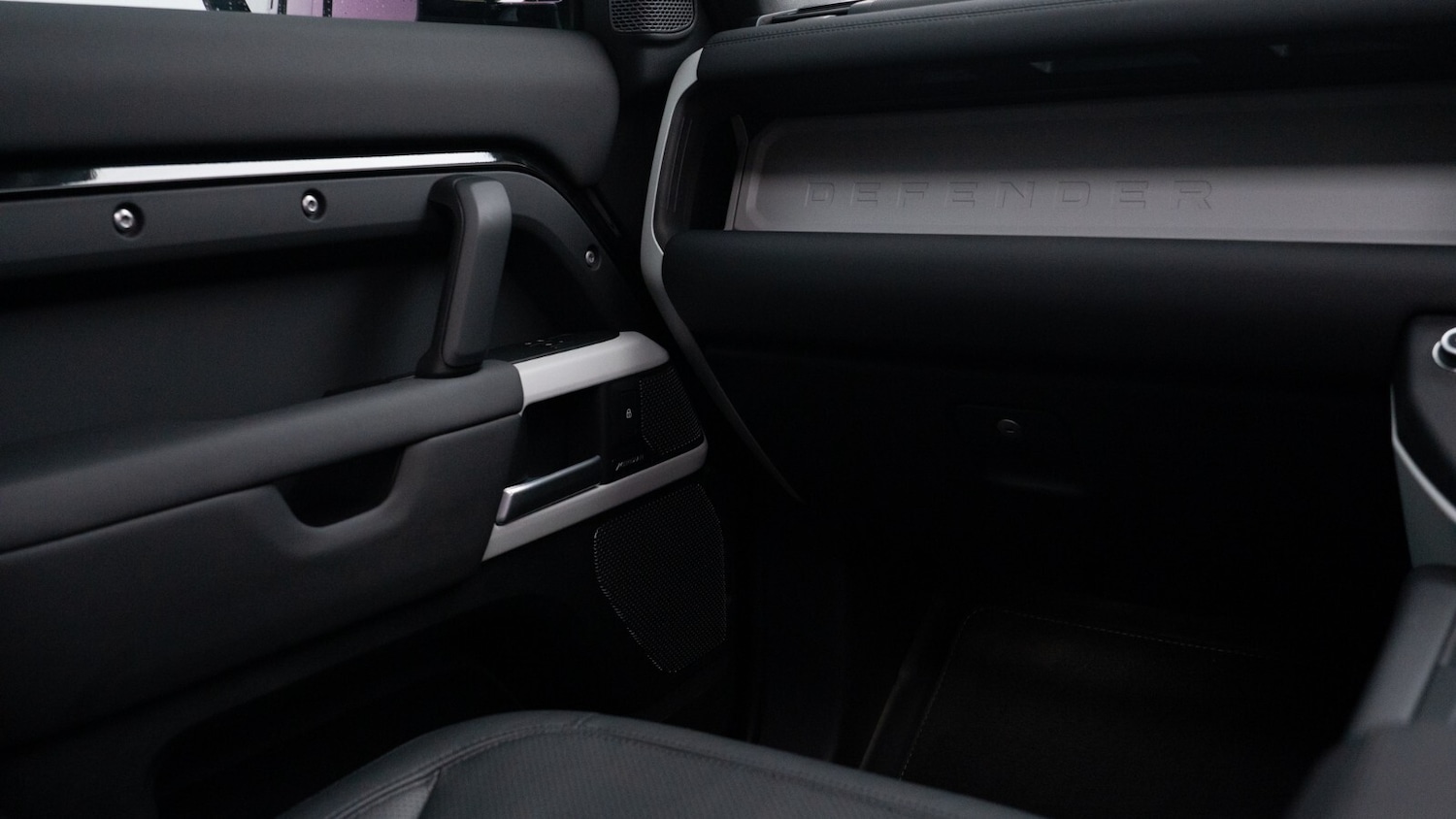 Used Land Rover Defender 2024 for sale - 76479726: Photo 21