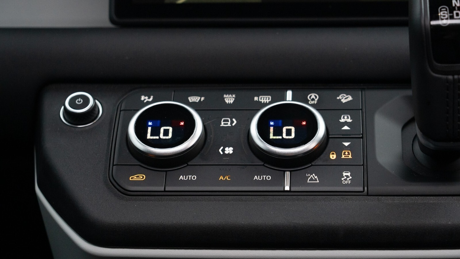 Used Land Rover Defender 2024 for sale - 76479726: Photo 23