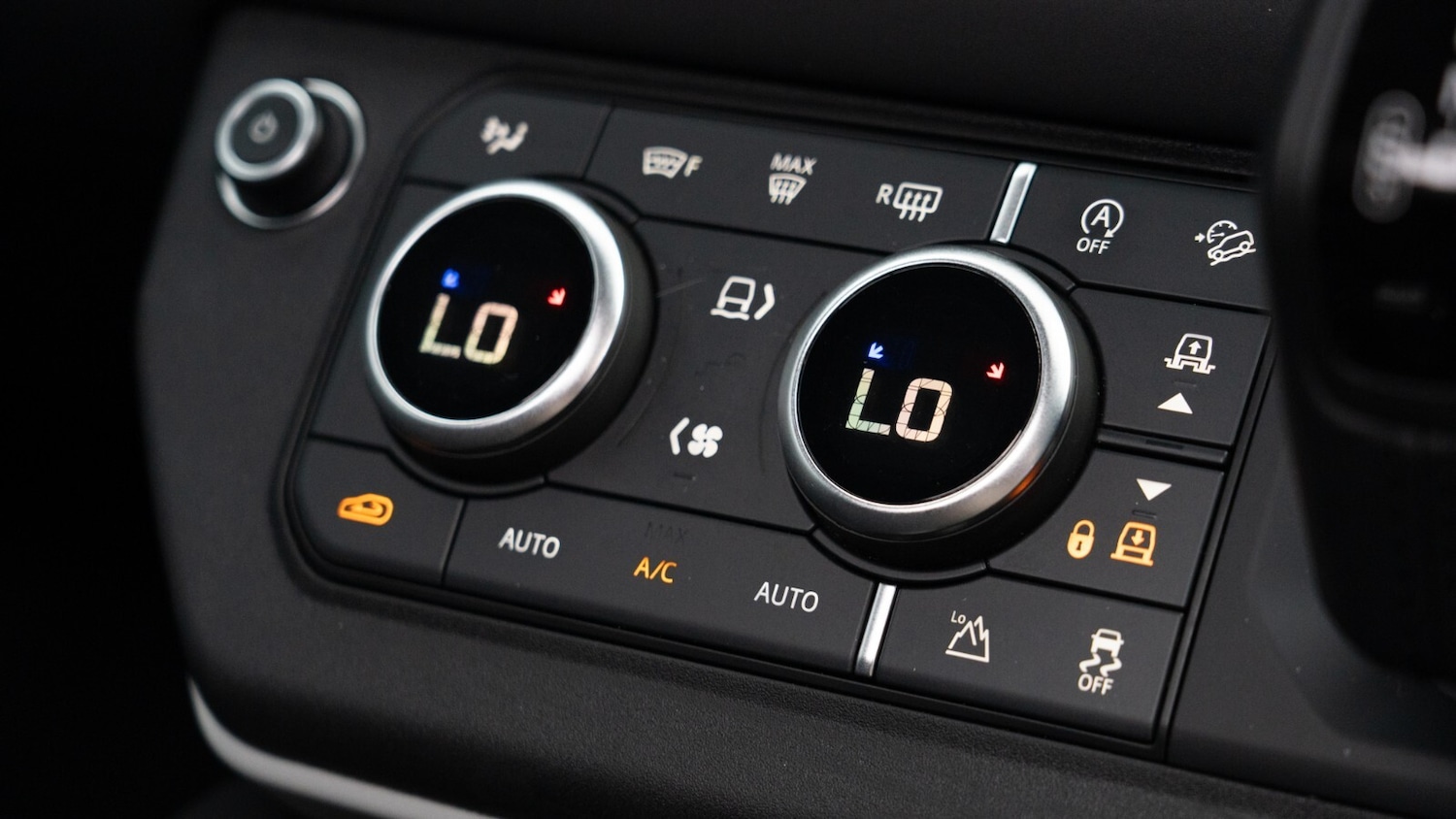 Used Land Rover Defender 2024 for sale - 76479726: Photo 26