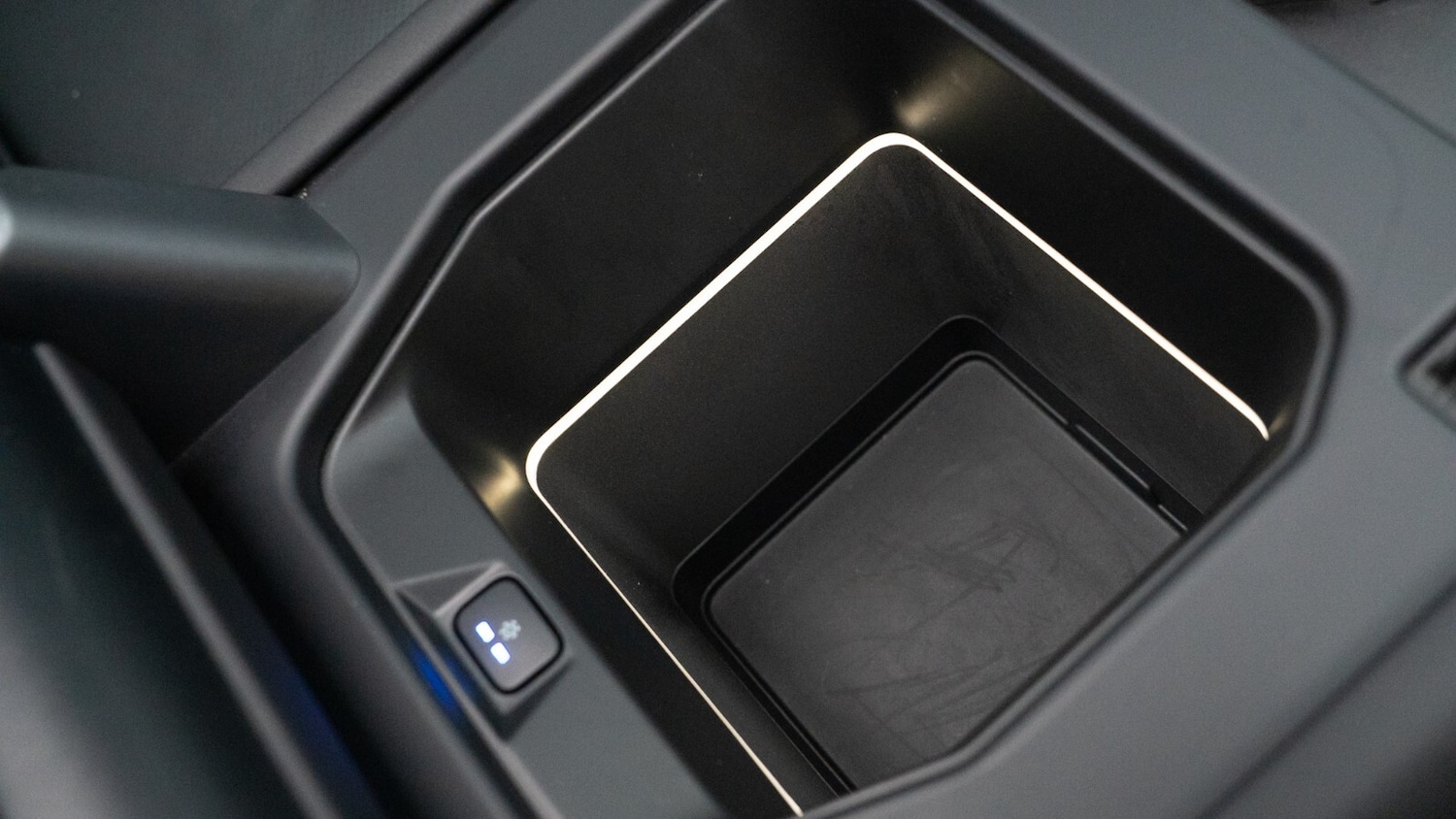 Used Land Rover Defender 2024 for sale - 76479726: Photo 30