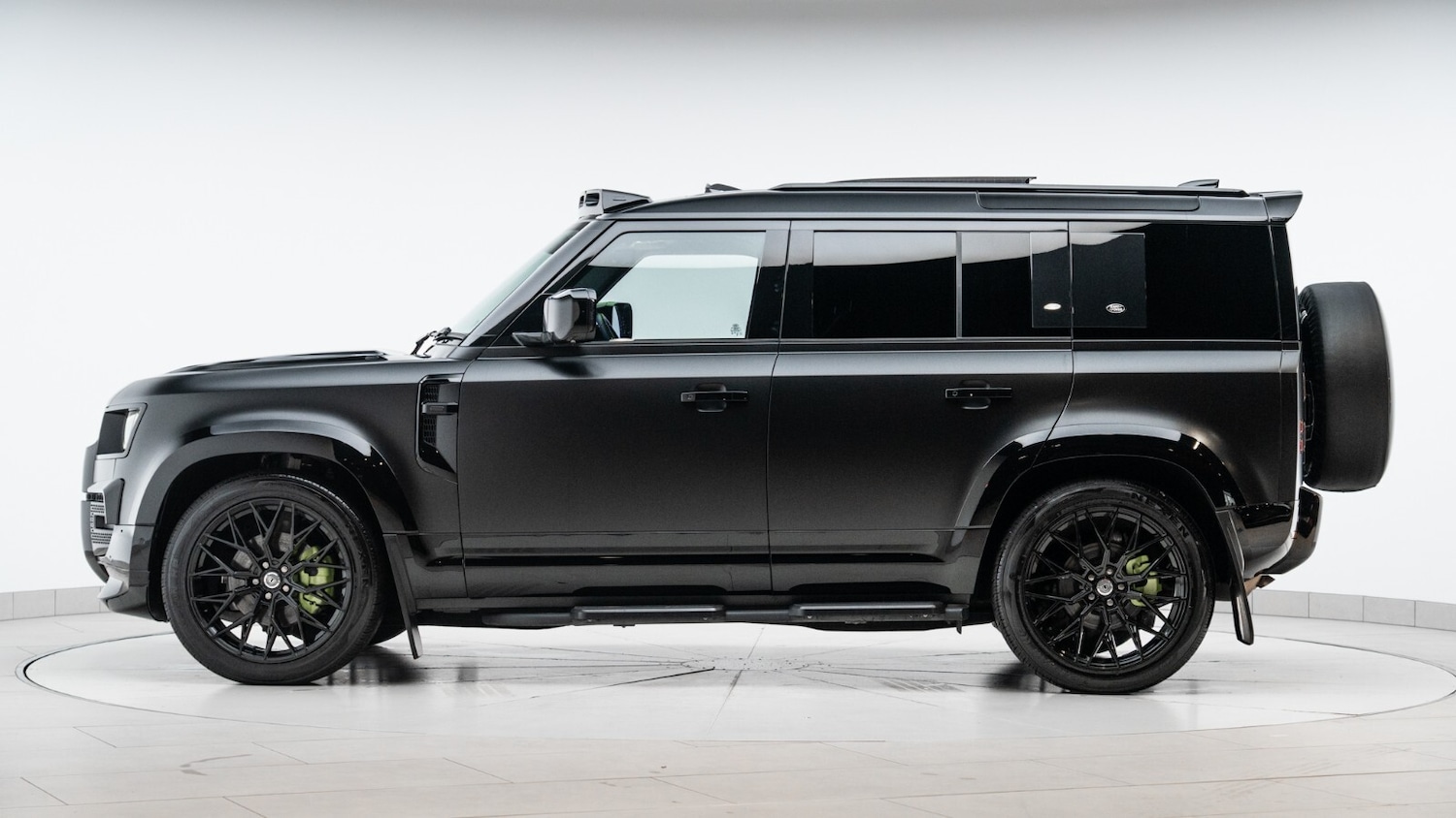 Used Land Rover Defender 2024 for sale - 76479726: Photo 5