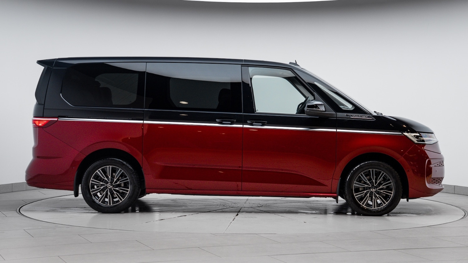 Used Volkswagen Multivan 2025 for sale - 77082636: Photo 5