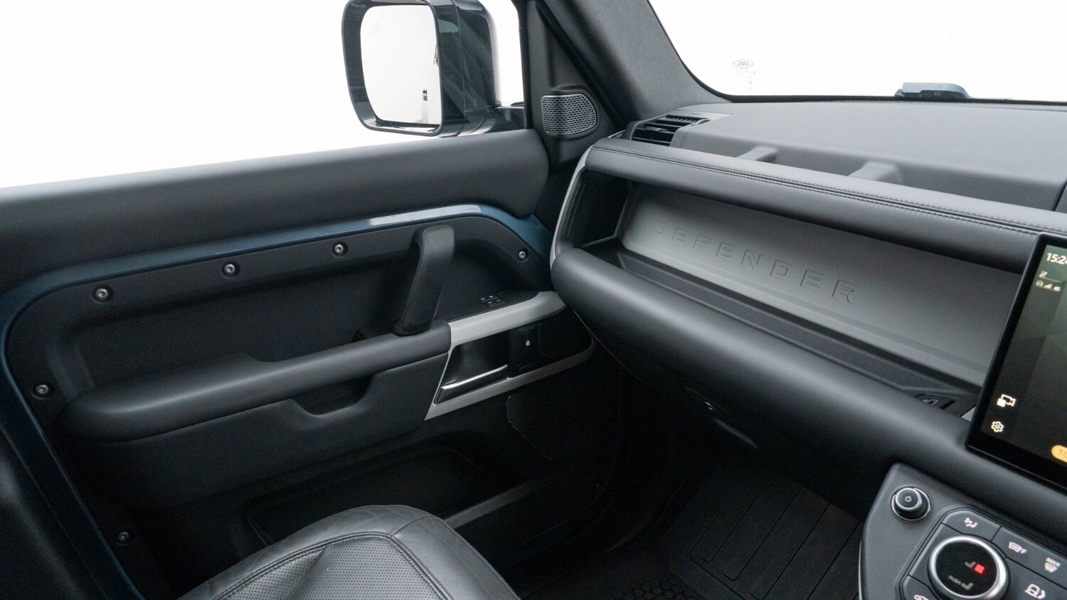 Used Land Rover Defender 2023 for sale - 76479730: Photo 28