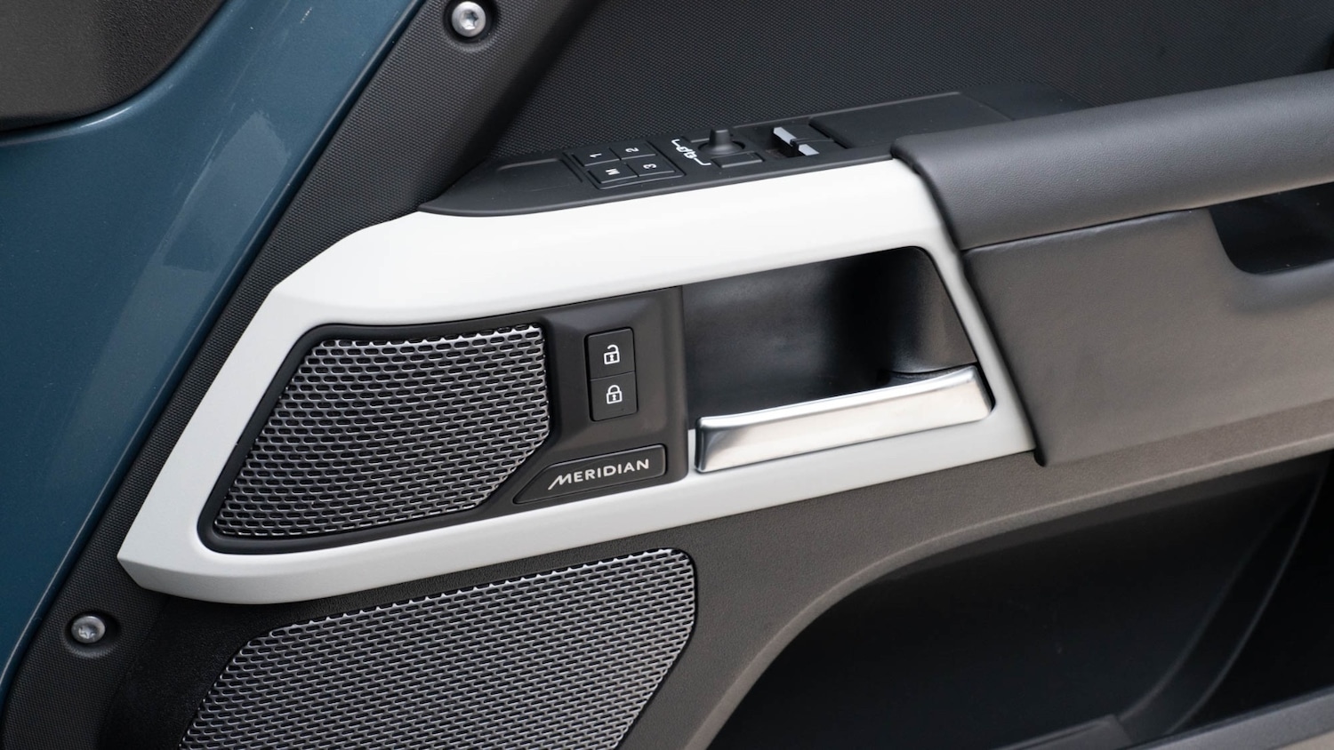 Used Land Rover Defender 2023 for sale - 76479730: Photo 30