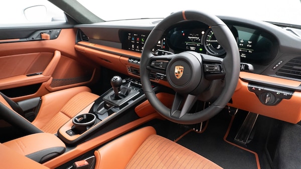 Used Porsche 911 2024 for sale - 76221868: Photo 2
