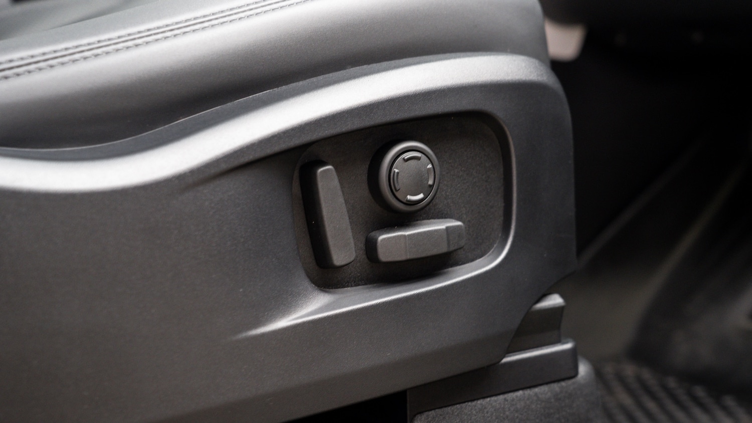 Used Land Rover Defender 2024 for sale - 77225016: Photo 25