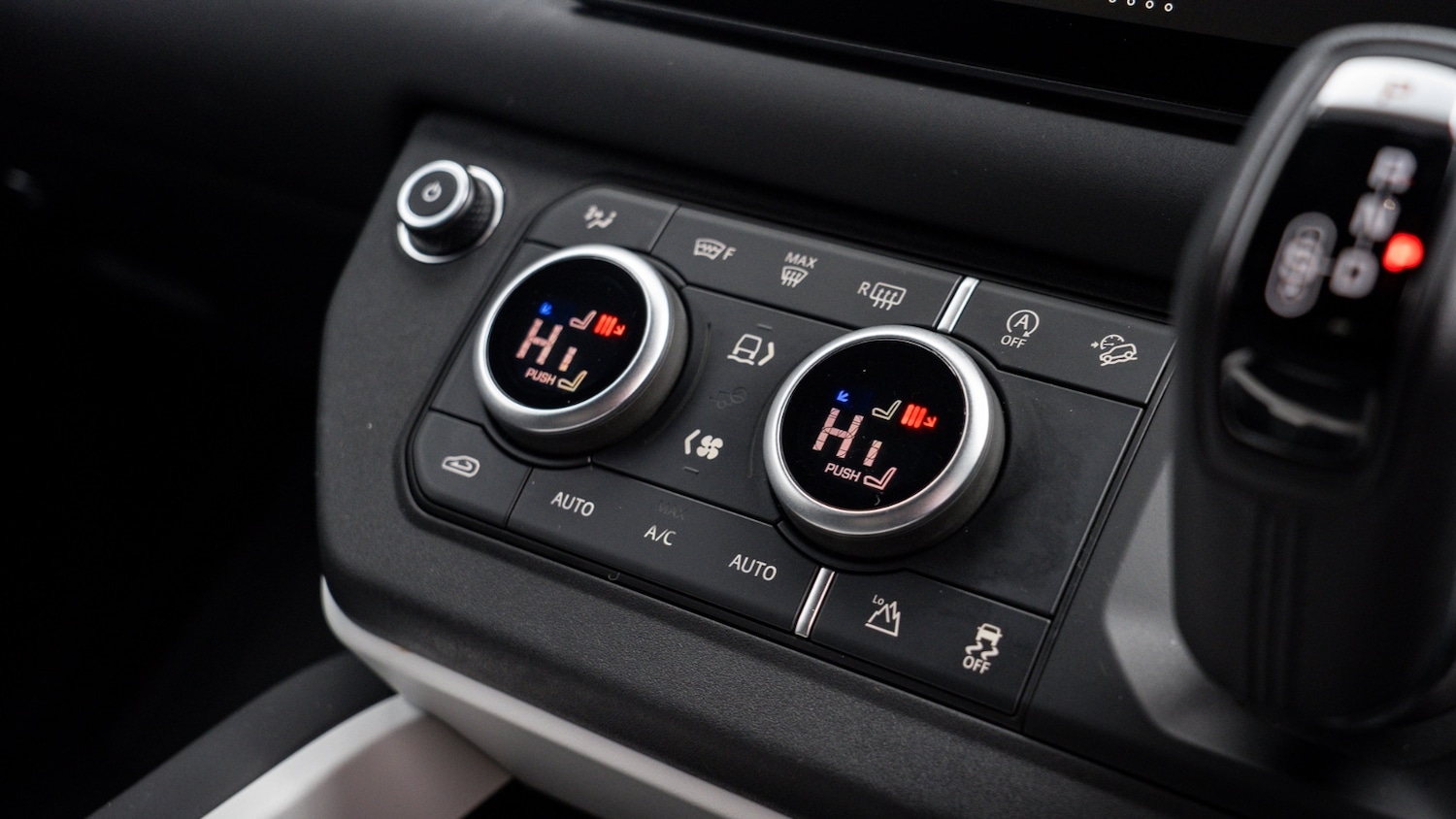 Used Land Rover Defender 2024 for sale - 77225016: Photo 28