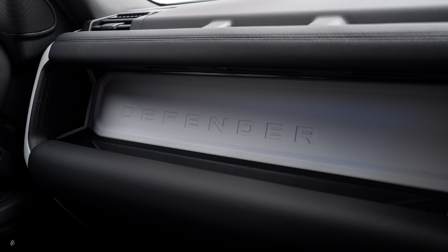 Used Land Rover Defender 2024 for sale - 77225016: Photo 30