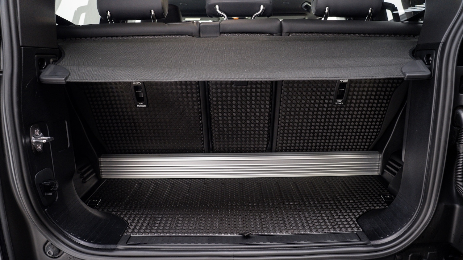 Used Land Rover Defender 2024 for sale - 77225016: Photo 8