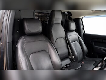 Used Land Rover Defender 2023 for sale - 77300388: Photo