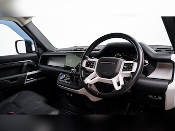 Used Land Rover Defender 2023 for sale - 77300388: Photo