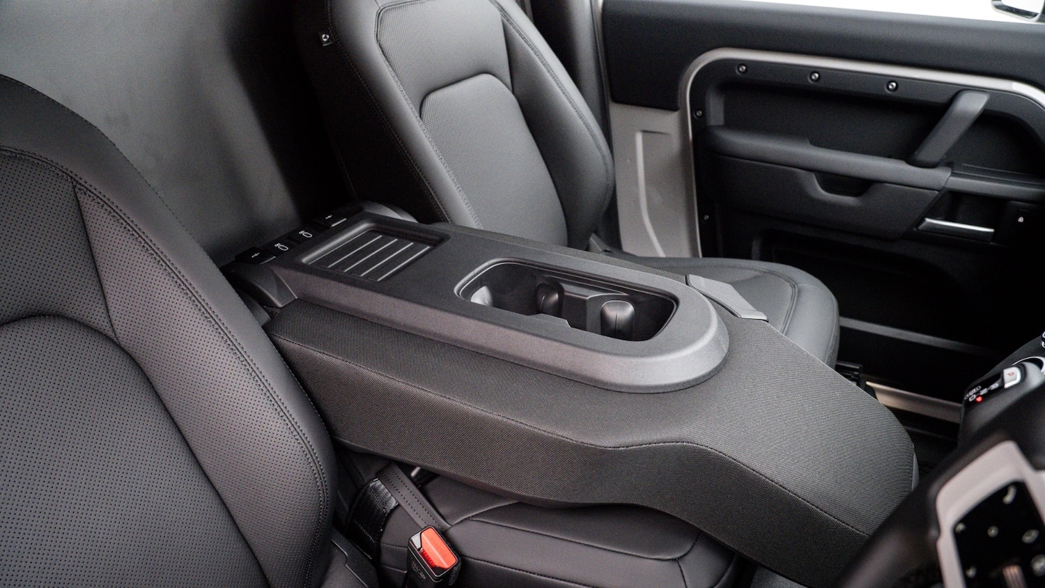 Used Land Rover Defender 2025 for sale - 77116092: Photo 12