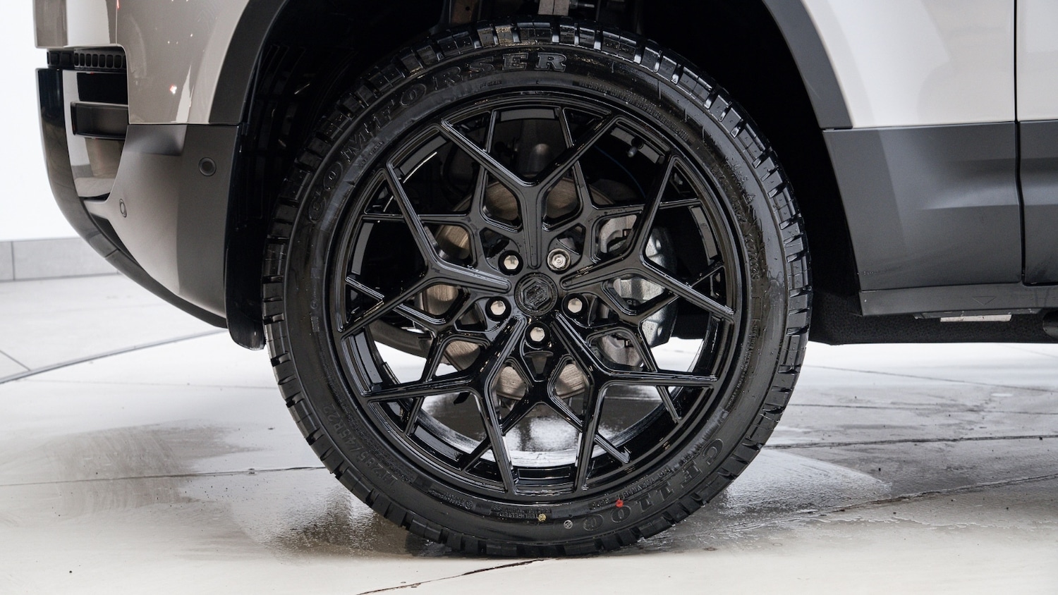 Used Land Rover Defender 2025 for sale - 77116092: Photo 30