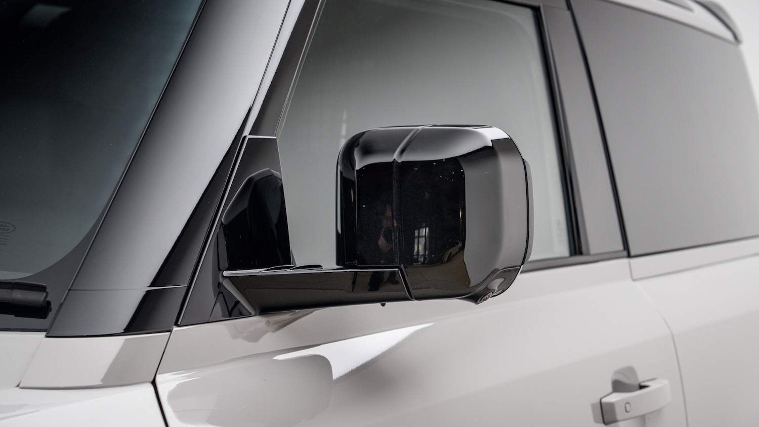 Used Land Rover Defender 2025 for sale - 77116092: Photo 31