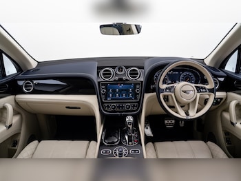 Used Bentley Bentayga 2016 for sale - 78767402: Photo