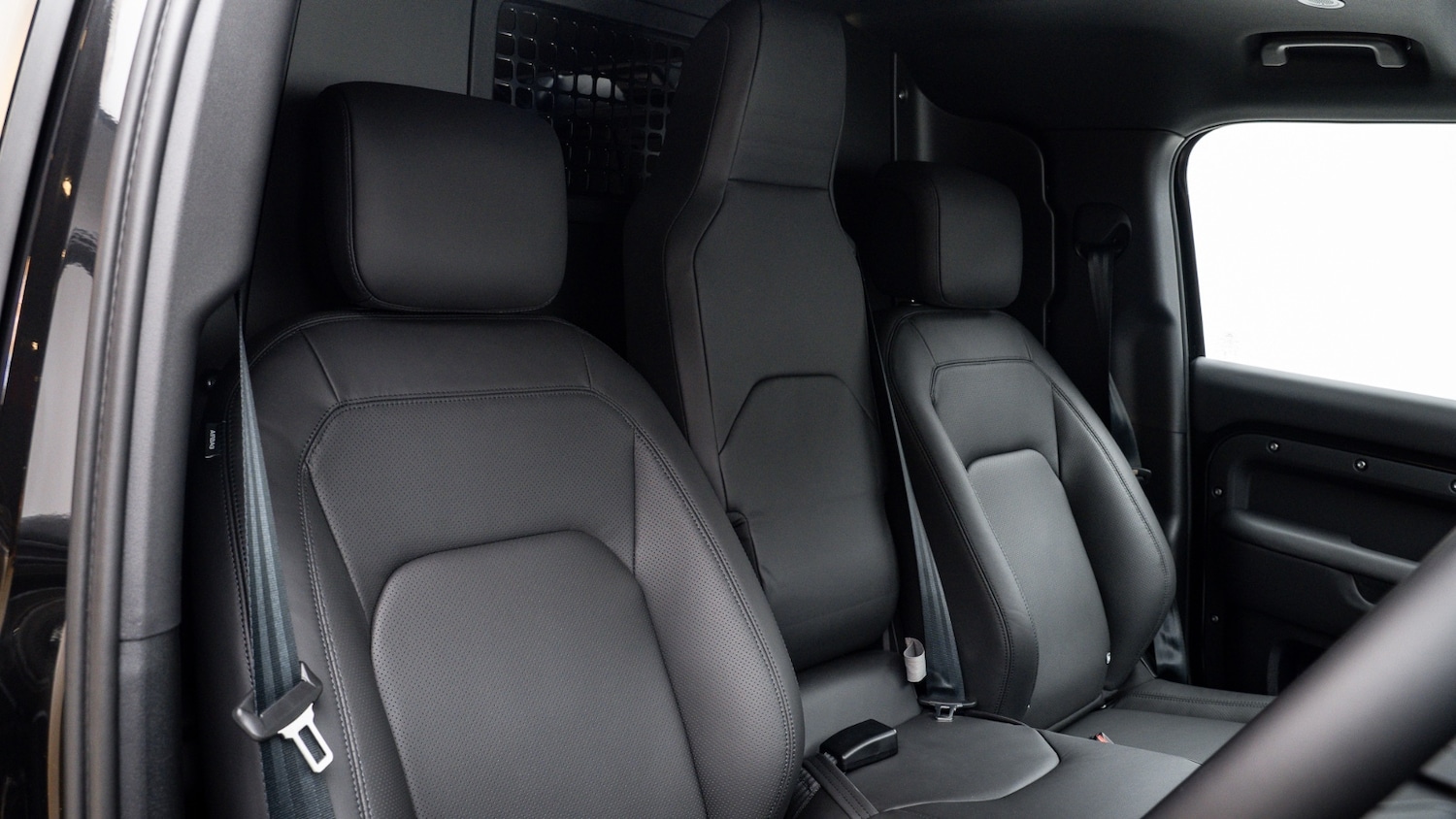 Used Land Rover Defender 2026 for sale - 78094709: Photo 3