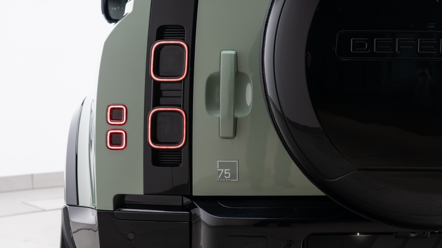 Used Land Rover Defender 2023 for sale - 77170574: Photo 10