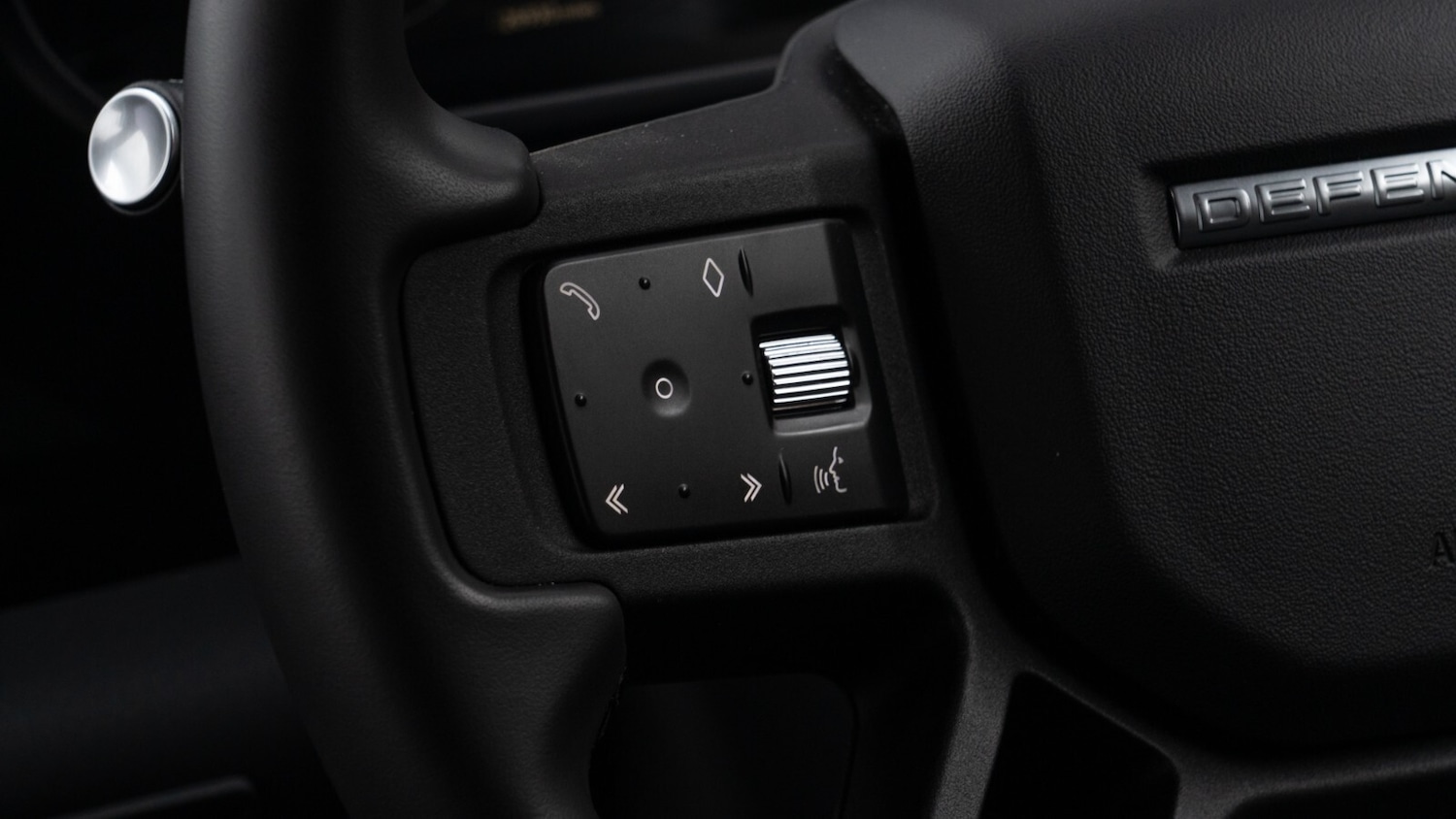 Used Land Rover Defender 2023 for sale - 77170574: Photo 19