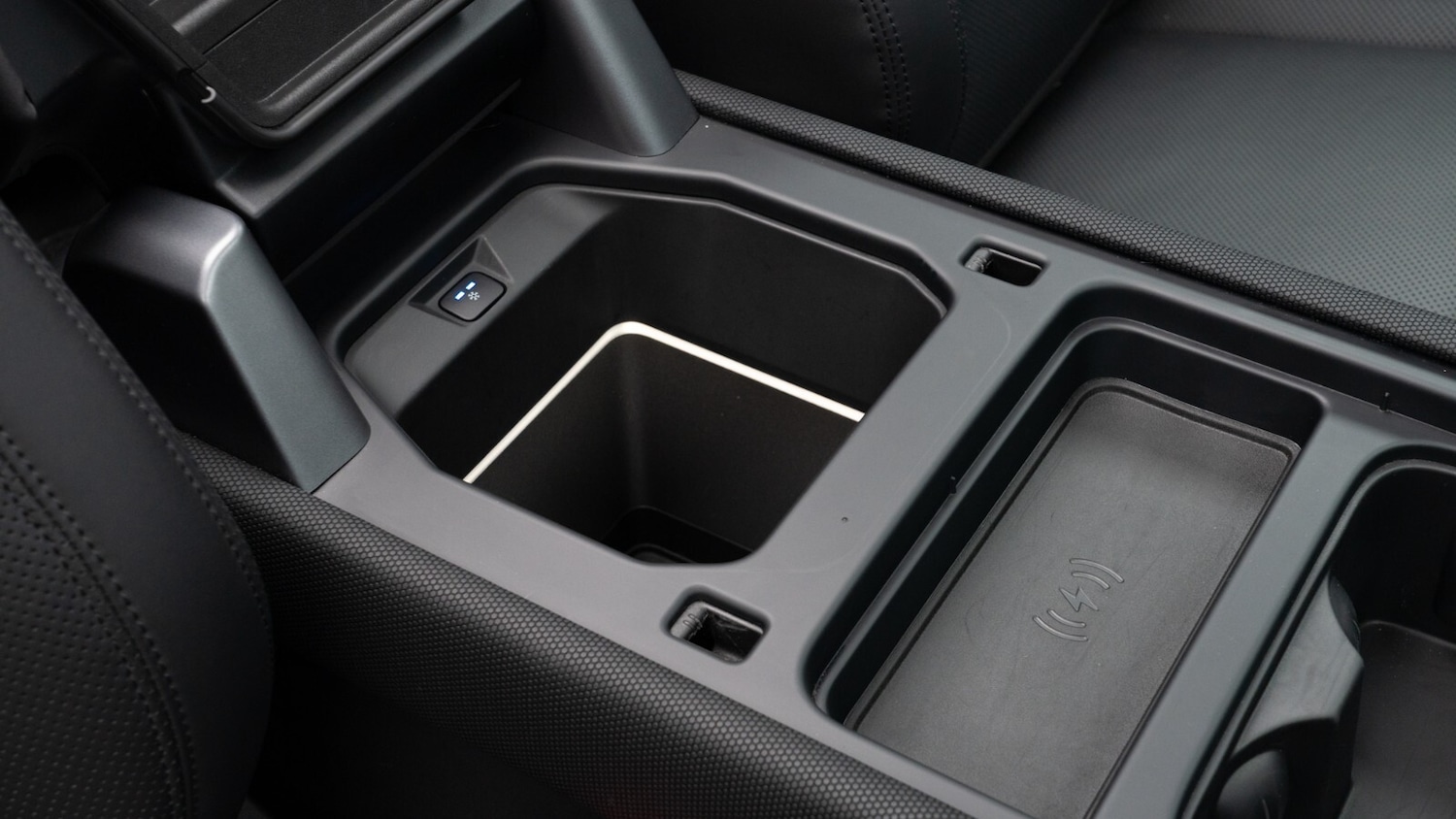 Used Land Rover Defender 2023 for sale - 77170574: Photo 38