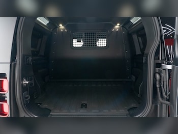 Used Land Rover Defender 2024 for sale - 76722129: Photo