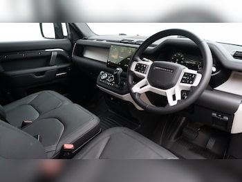 Used Land Rover Defender 2025 for sale - 75471584: Photo