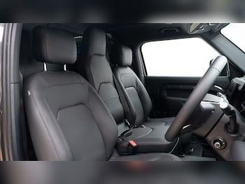 Used Land Rover Defender 2025 for sale - 75471584: Photo