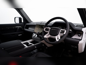 Used Land Rover Defender 2026 for sale - 78320674: Photo