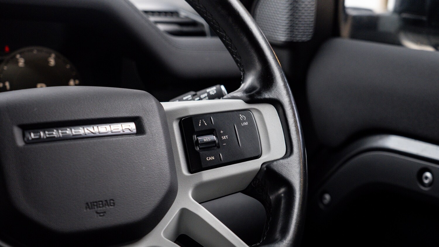 Used Land Rover Defender 2022 for sale - 76914855: Photo 26