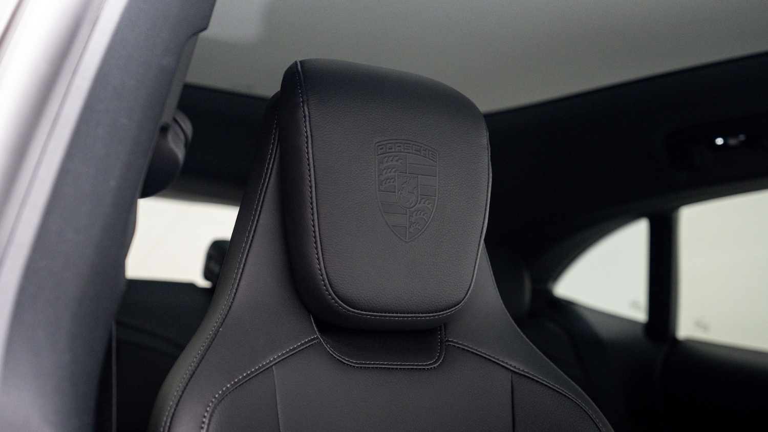 Used Porsche Taycan 2023 for sale - 77885454: Photo 26